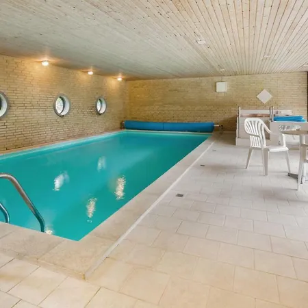 In Bording With 5 Bedrooms, Sauna And Indoor Swimming Pool Bording Stationsby