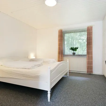 In Bording With 5 Bedrooms, Sauna And Indoor Swimming Pool *