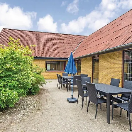 In Bording With 5 Bedrooms, Sauna And Indoor Swimming Pool Bording Stationsby