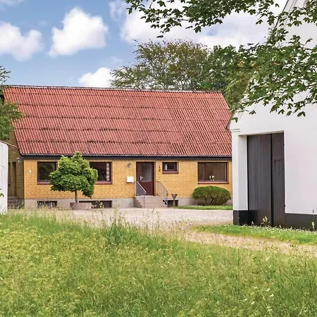In Bording With 5 Bedrooms, Sauna And Indoor Swimming Pool *